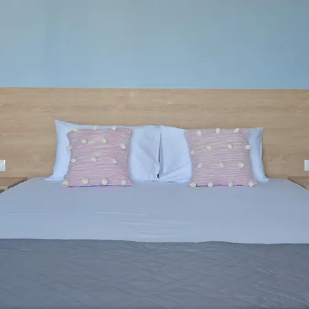 Niel Apartments, Panel Hospitality Homes & *