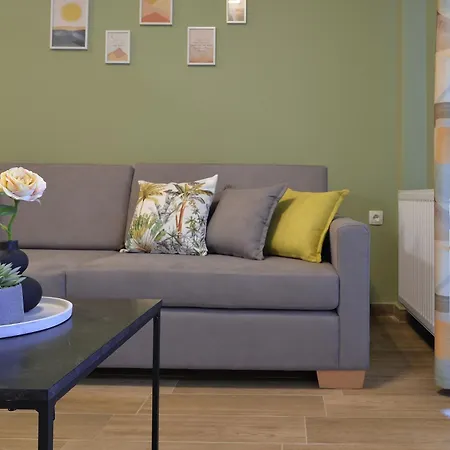 Niel Apartments, Panel Hospitality Homes & *