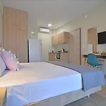 Ξενοδοχείο με διαμερίσματα Niel Apartments 4*