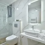 Niel Apartments 4* Λεπτοκαρυά
