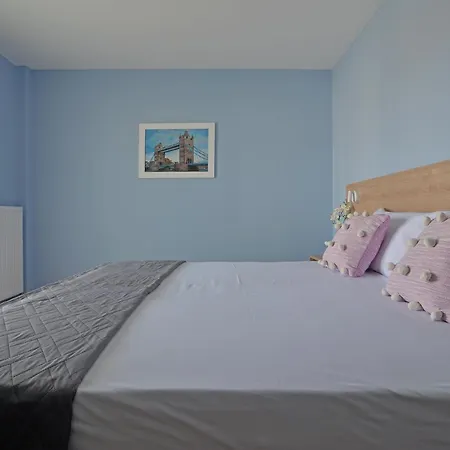 Aparthotel Niel Apartments, Panel Hospitality Homes & *