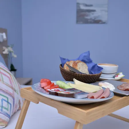Niel Apartments, Panel Hospitality Homes & *