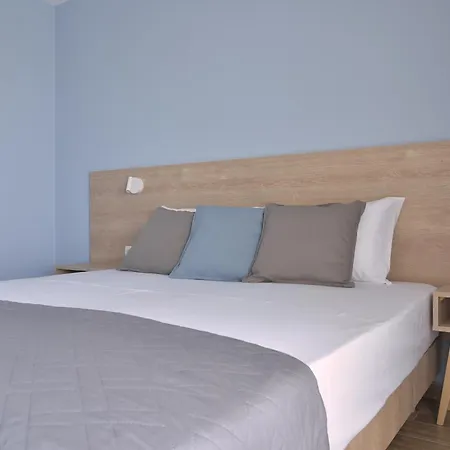 Niel Apartments, Panel Hospitality Homes & * Leptokaryá