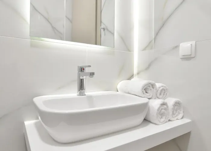 Niel Apartments, Panel Hospitality Homes & 4*